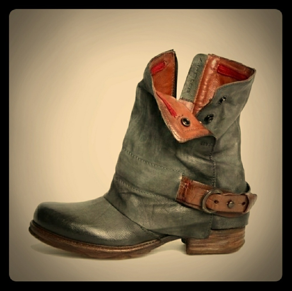 Womans boots